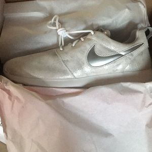 Women’s Nike roshe
